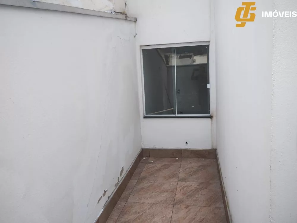 Apartamento à venda com 2 quartos, 67m² - Foto 3