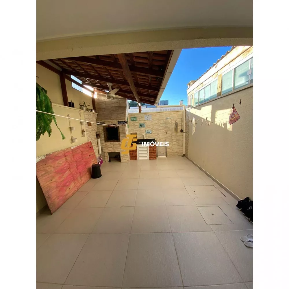 Casa à venda com 2 quartos, 91m² - Foto 2