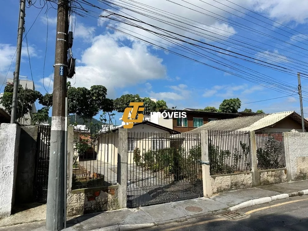 Casa à venda com 2 quartos, 288m² - Foto 2