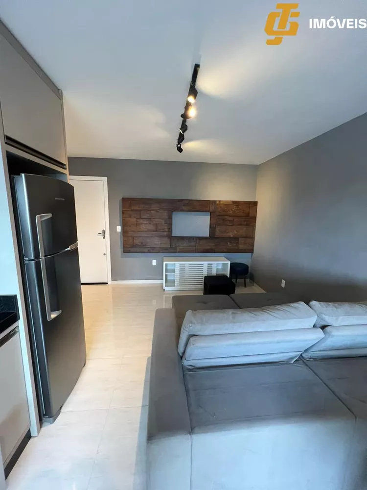 Apartamento à venda com 2 quartos, 63m² - Foto 2