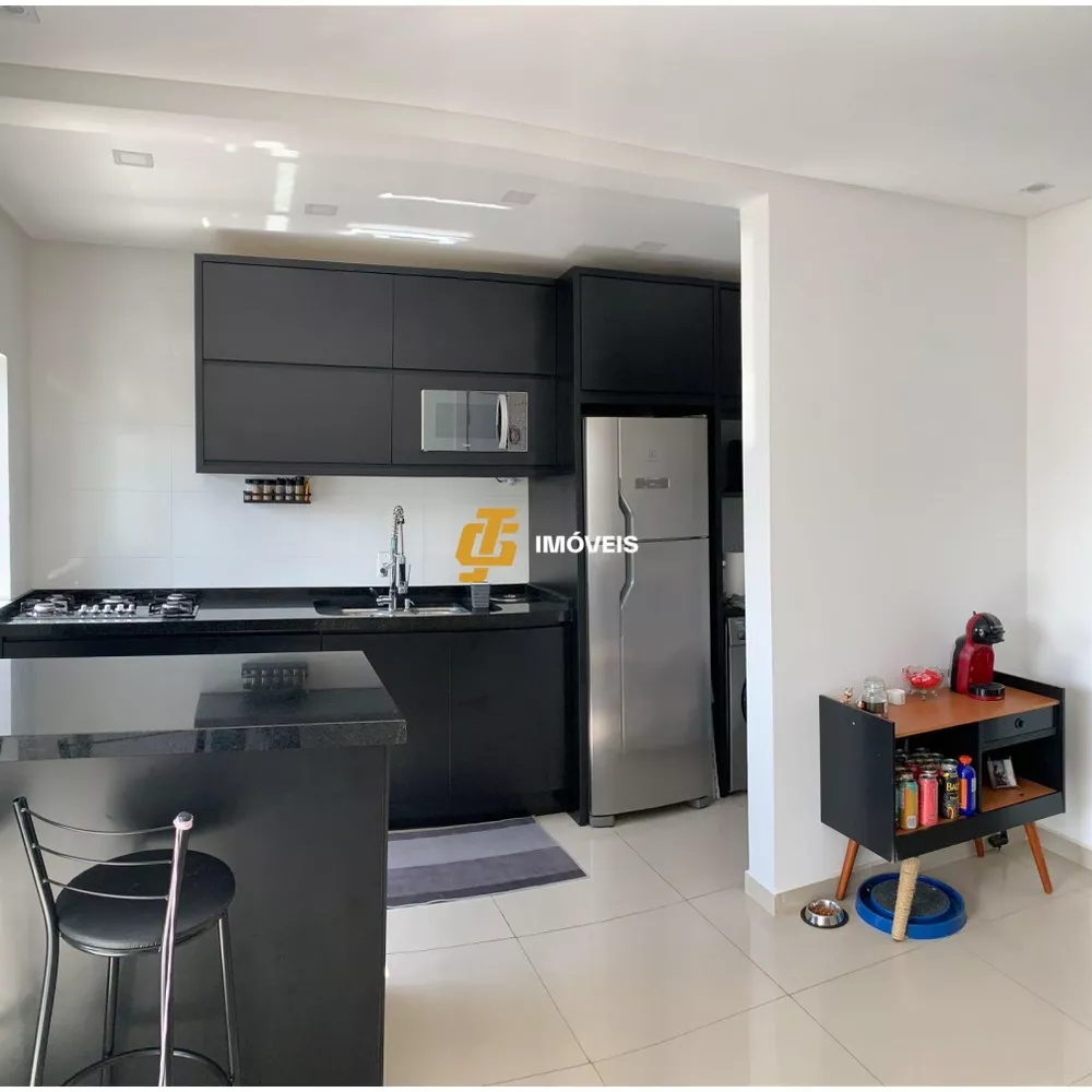 Apartamento à venda com 2 quartos, 65m² - Foto 2