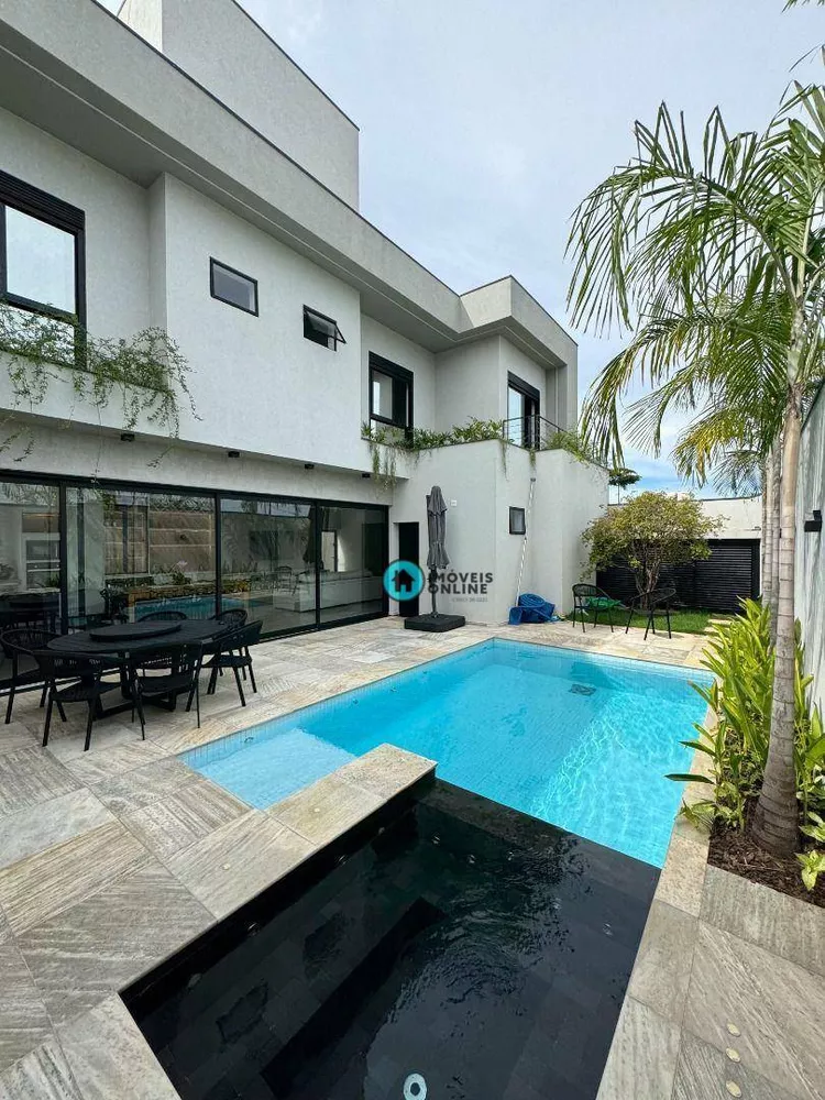 Sobrado, 3 quartos, 302 m² - Foto 1