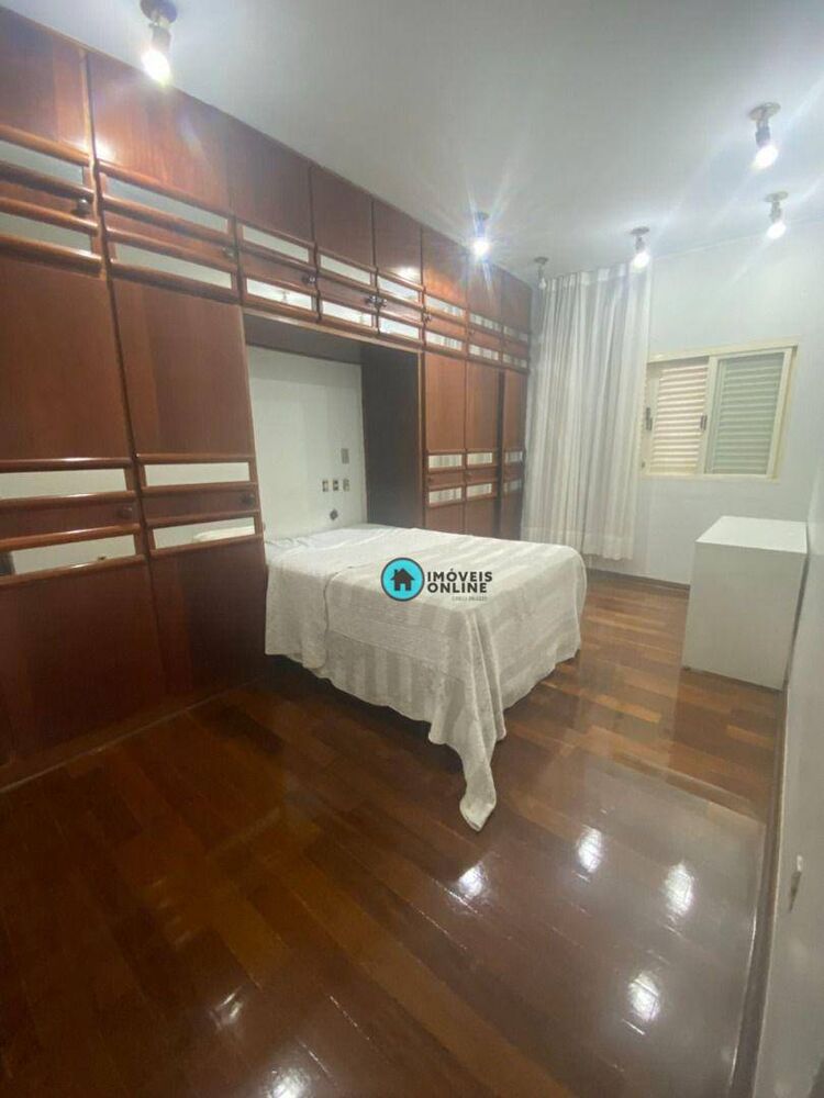 Casa, 3 quartos, 240 m² - Foto 2