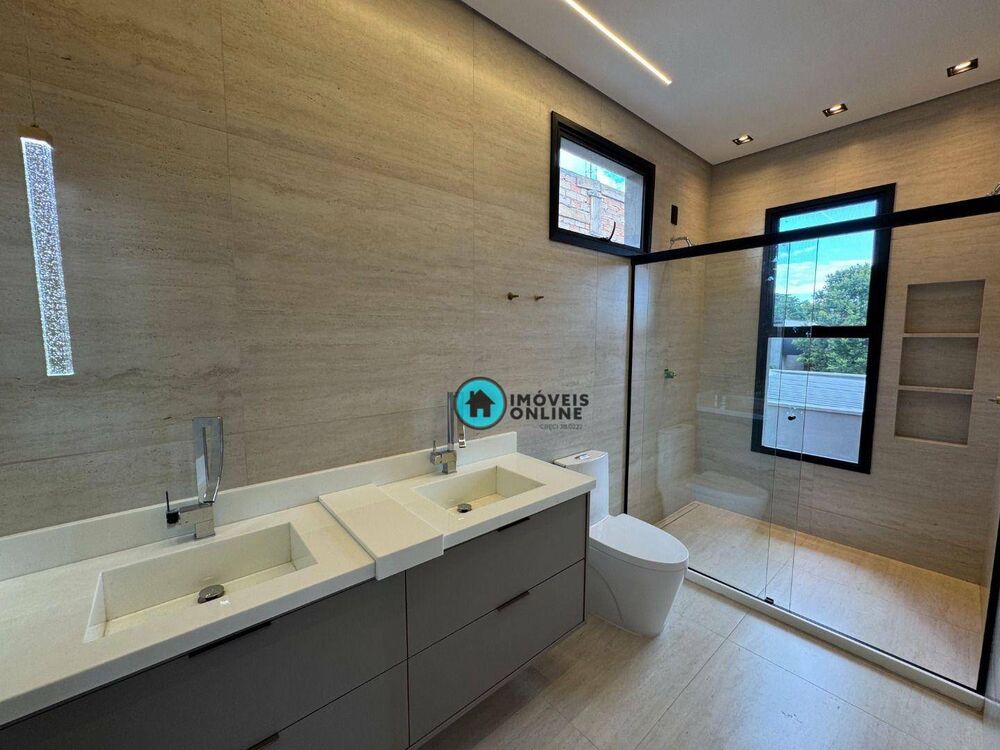 Sobrado, 4 quartos, 250 m² - Foto 1