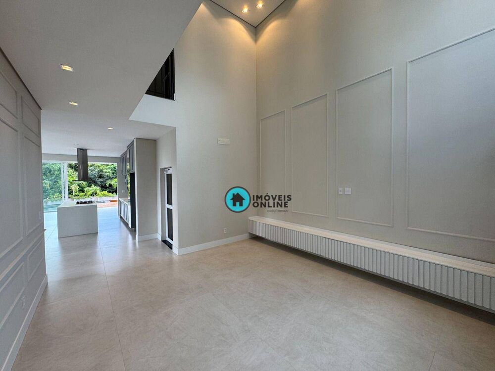 Sobrado à venda com 4 quartos, 360m² - Foto 4