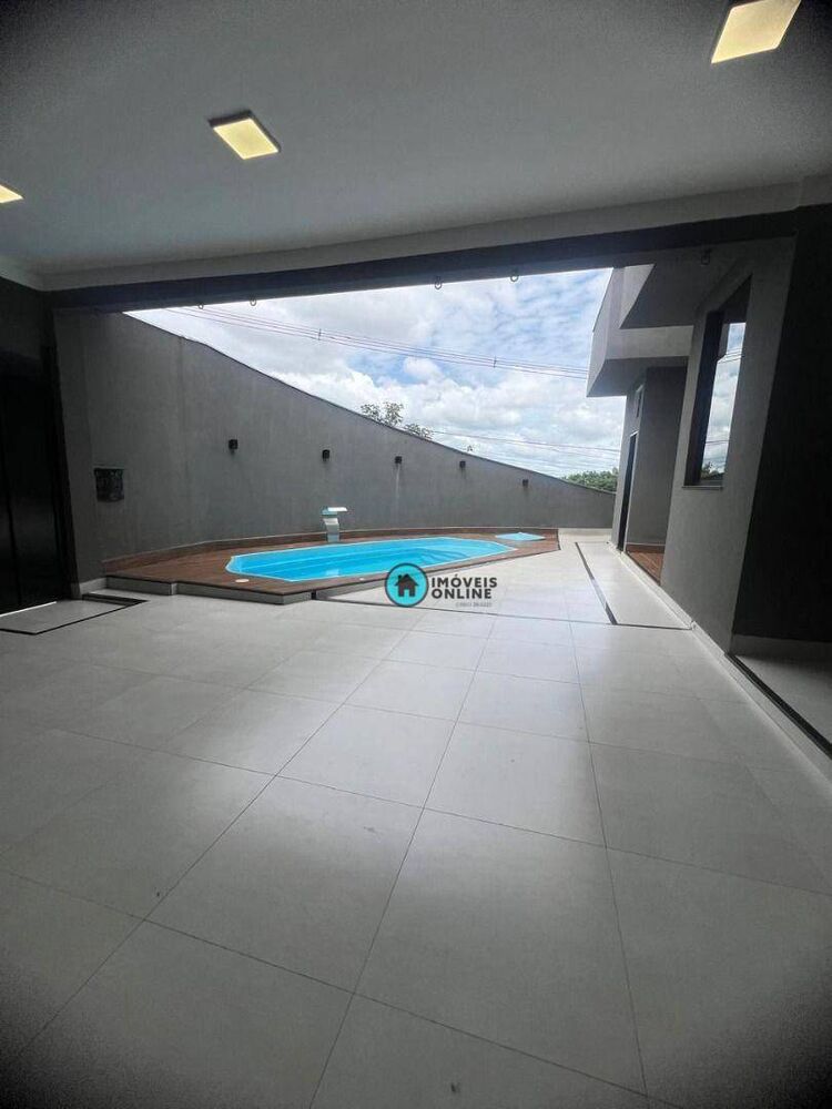 Casa à venda com 3 quartos, 304m² - Foto 1