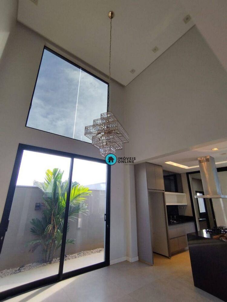 Sobrado, 3 quartos, 237 m² - Foto 1