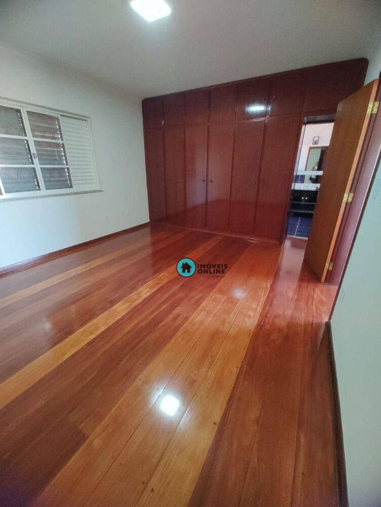 Casa, 3 quartos, 354 m² - Foto 24