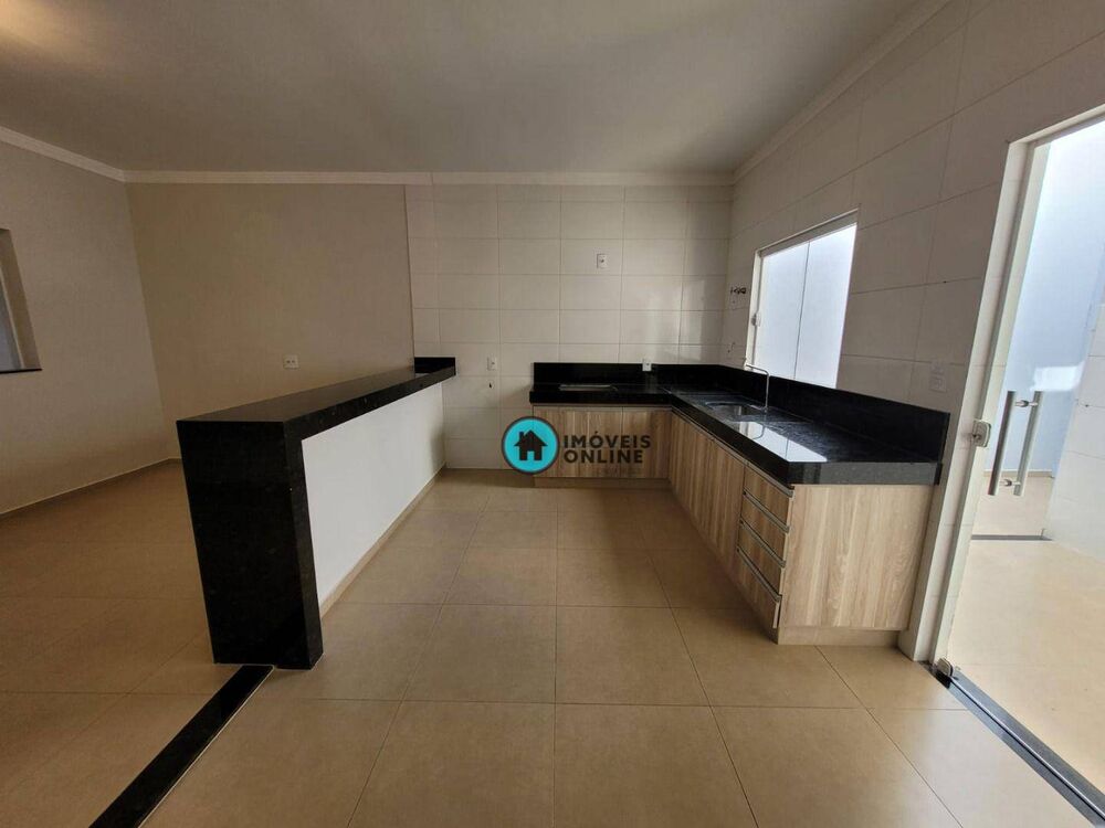 Casa à venda com 2 quartos, 108m² - Foto 4