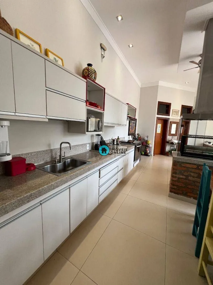 Casa, 3 quartos, 270 m² - Foto 3