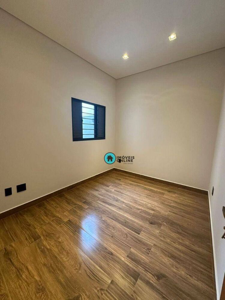 Casa à venda com 3 quartos, 100m² - Foto 4
