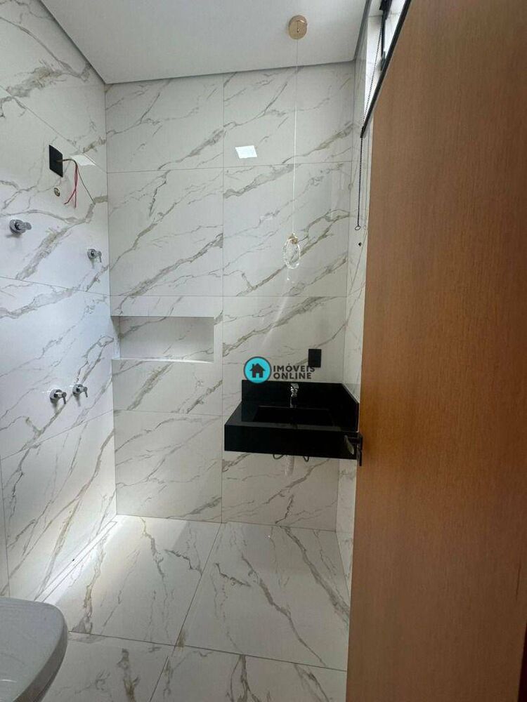 Casa à venda com 3 quartos, 100m² - Foto 3