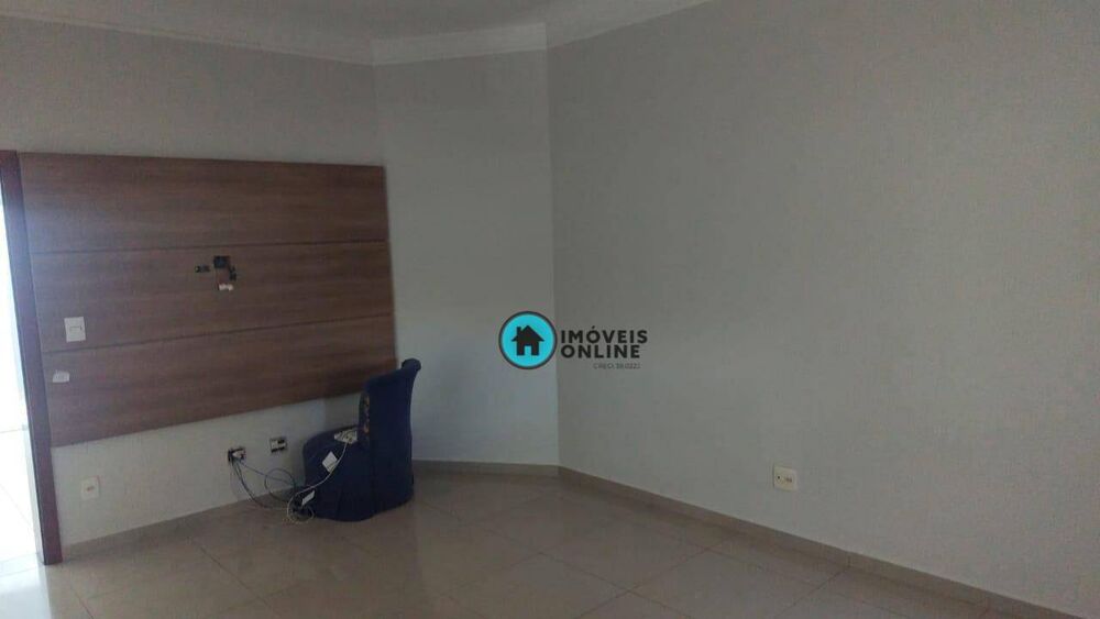 Casa, 4 quartos, 240 m² - Foto 3