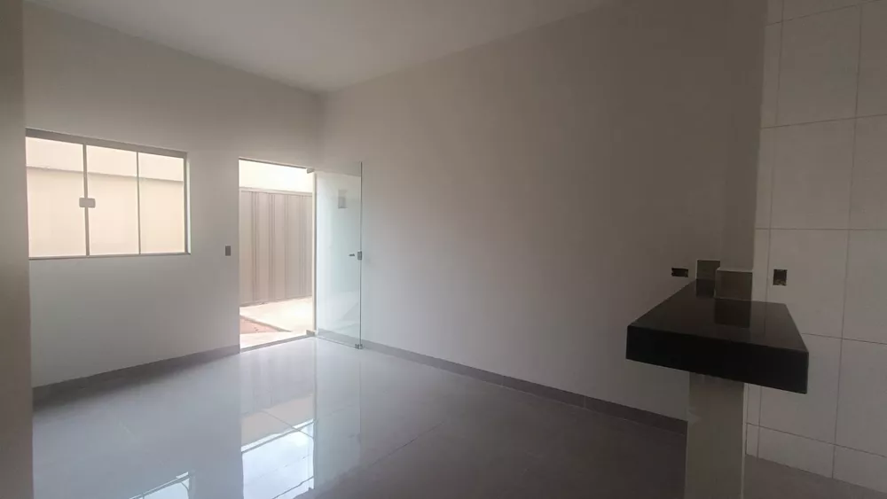 Casa à venda com 2 quartos, 63m² - Foto 2