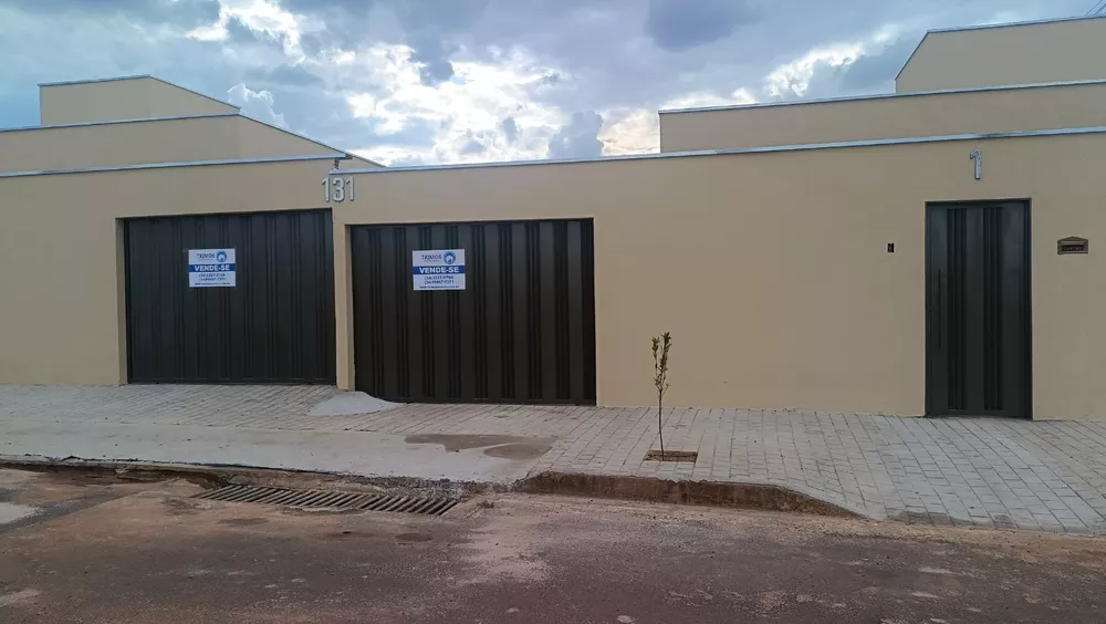 Casa à venda com 2 quartos, 63m² - Foto 1