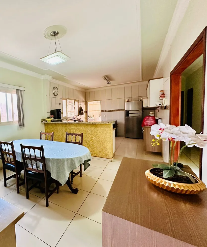 Casa, 5 quartos, 270 m² - Foto 2