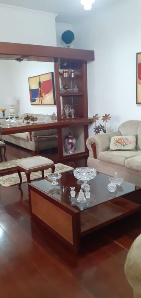 Casa à venda com 3 quartos, 250m² - Foto 1