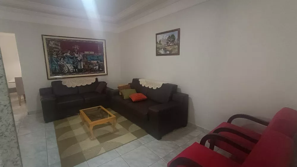 Casa à venda com 5 quartos, 212m² - Foto 2