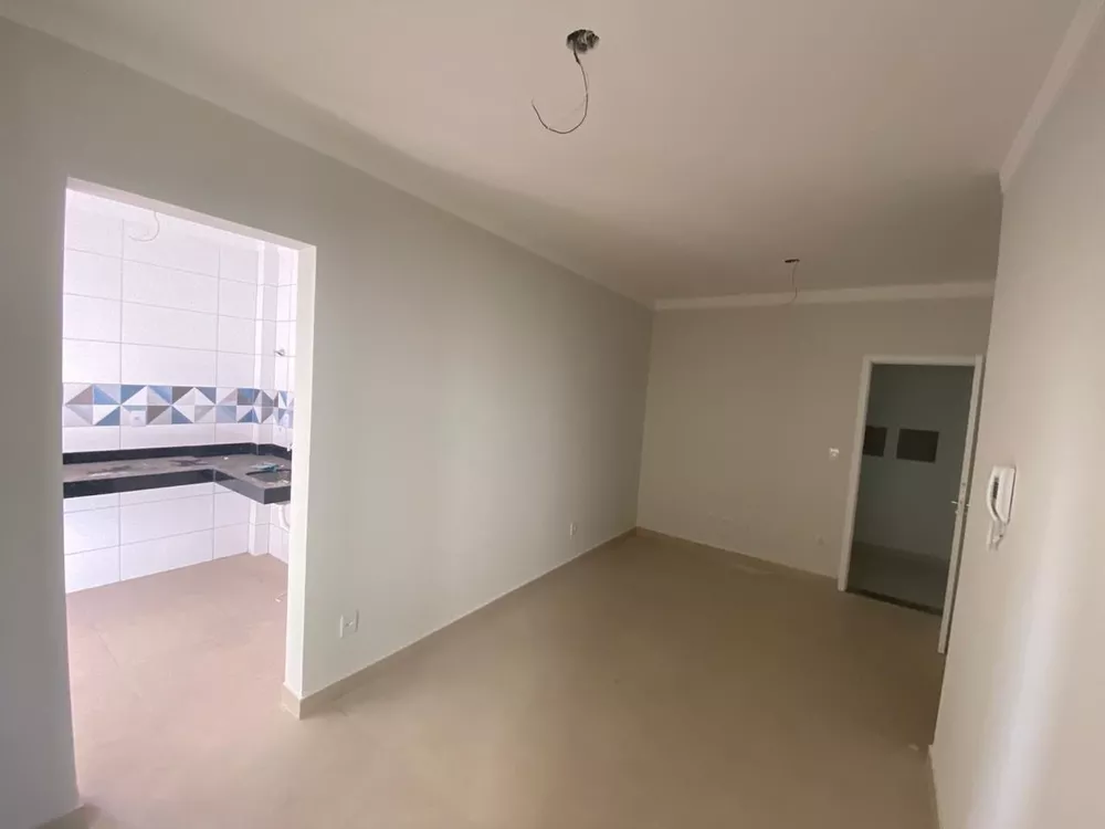 Apartamento à venda com 2 quartos, 58m² - Foto 2