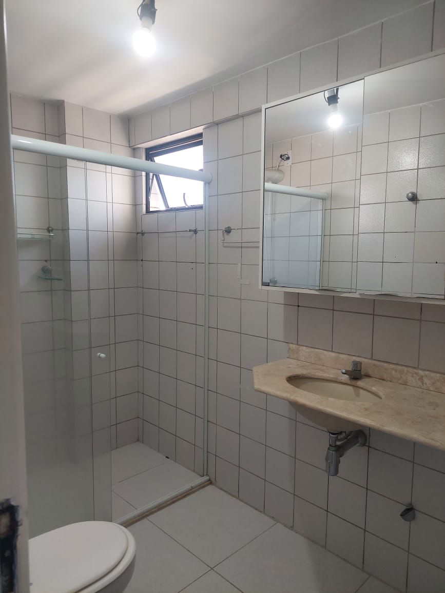 Apartamento para alugar com 4 quartos, 102m² - Foto 9