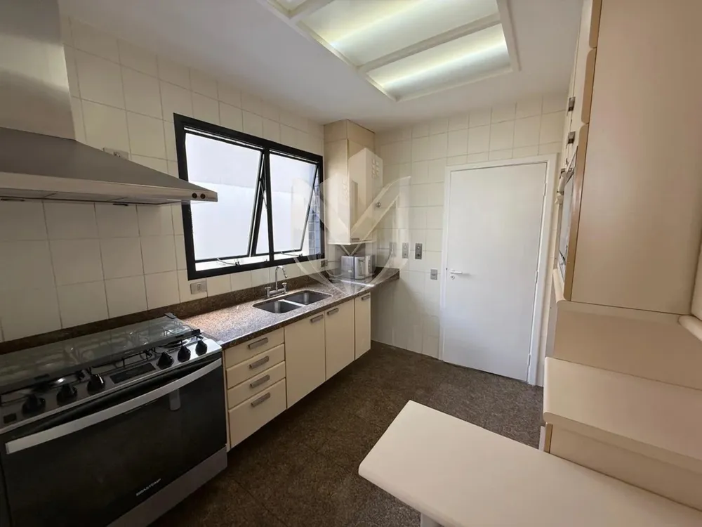 Apartamento, 3 quartos, 216 m² - Foto 2