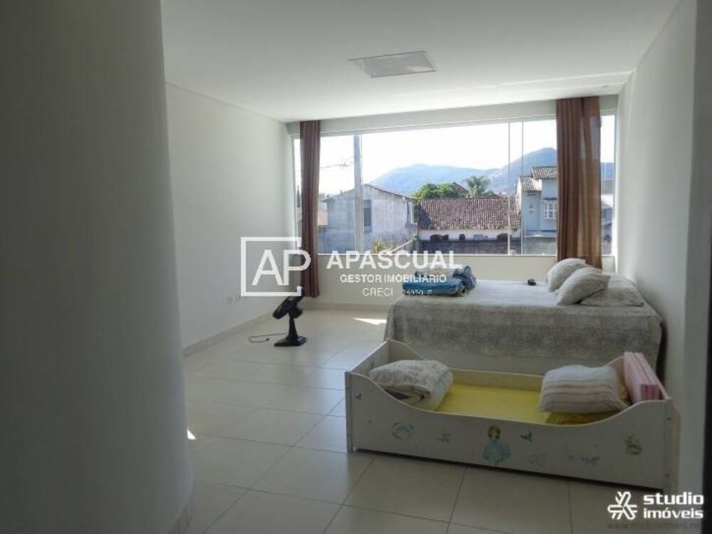 Sobrado, 3 quartos, 470 m² - Foto 1