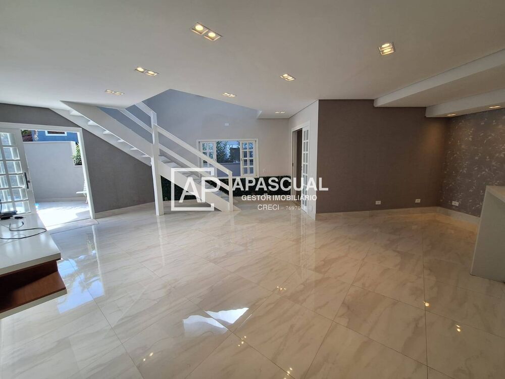 Casa à venda com 3 quartos, 220m² - Foto 3