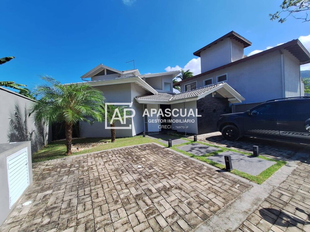 Casa à venda com 3 quartos, 220m² - Foto 2