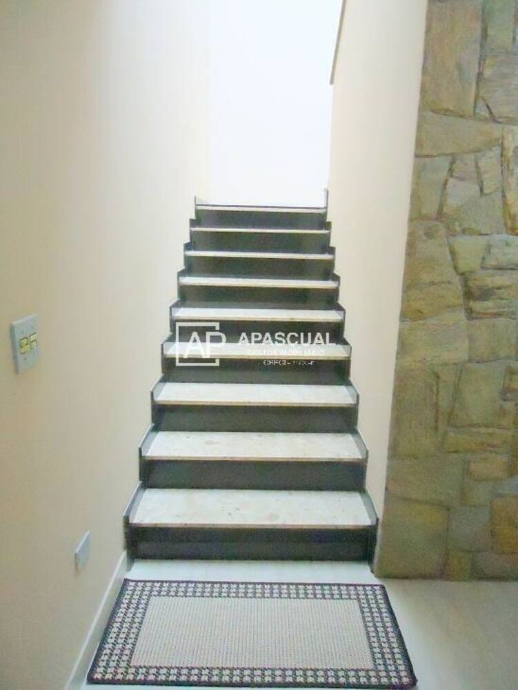 Sobrado à venda com 4 quartos, 680m² - Foto 2
