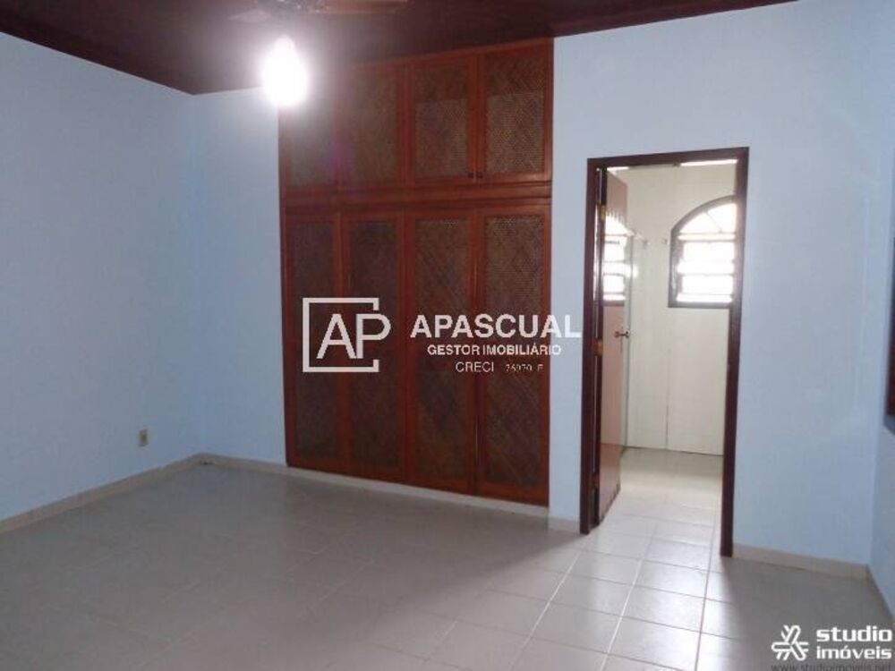 Casa à venda com 4 quartos, 202m² - Foto 6