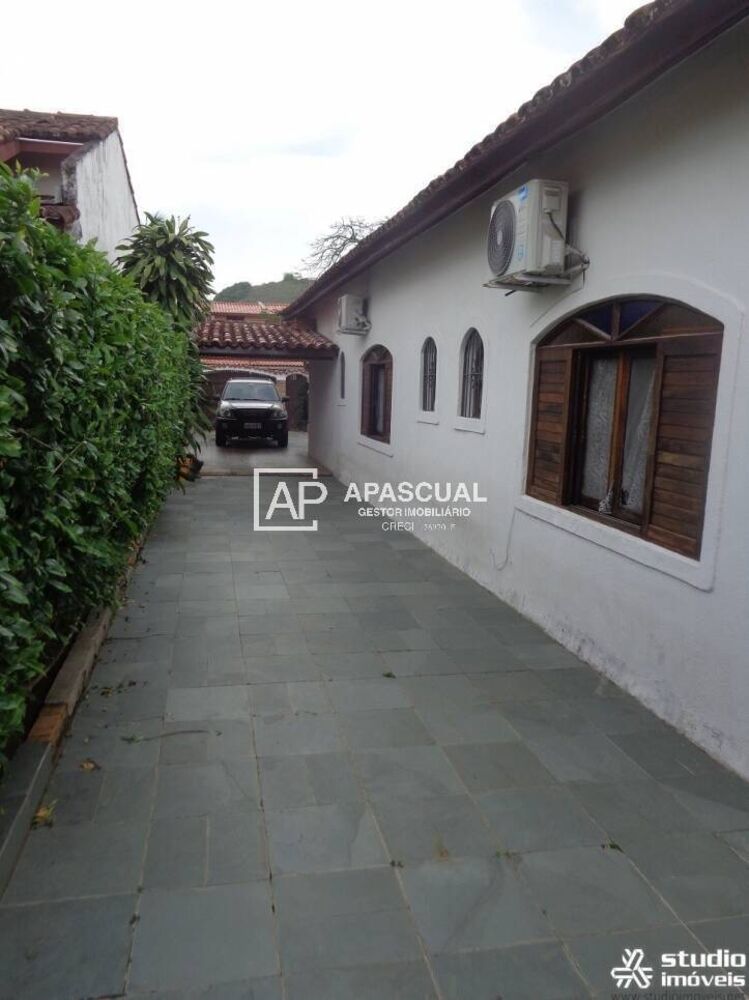 Casa à venda com 4 quartos, 300m² - Foto 4