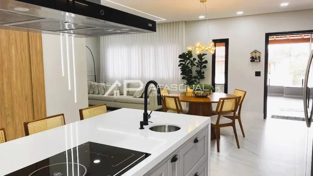 Casa, 3 quartos, 210 m² - Foto 13