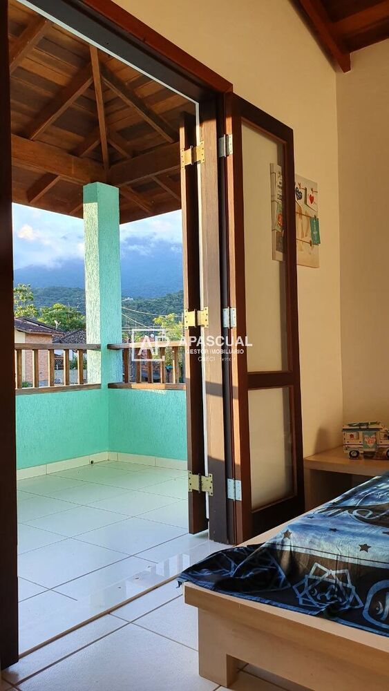 Casa à venda e aluguel com 3 quartos, 240m² - Foto 4