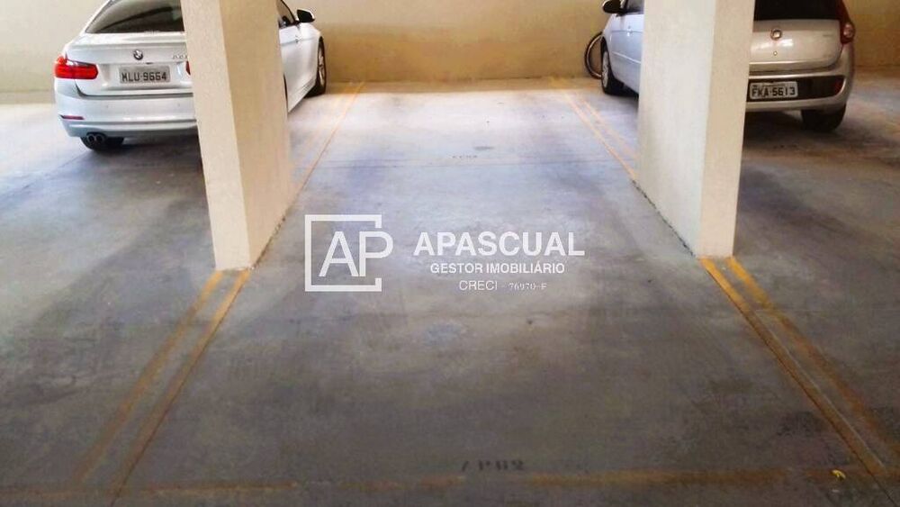 Apartamento à venda com 3 quartos, 208m² - Foto 3