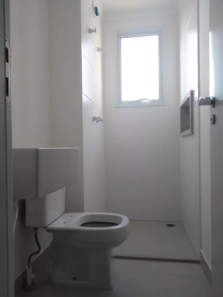 Apartamento à venda com 2 quartos, 72m² - Foto 2