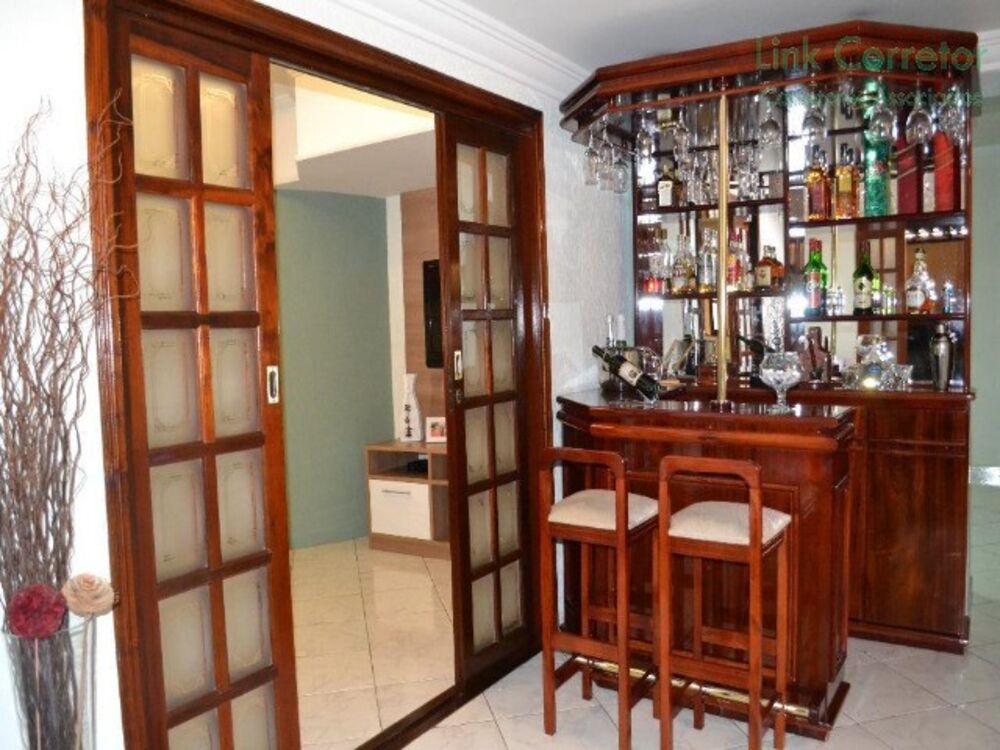 Casa, 3 quartos, 204 m² - Foto 1