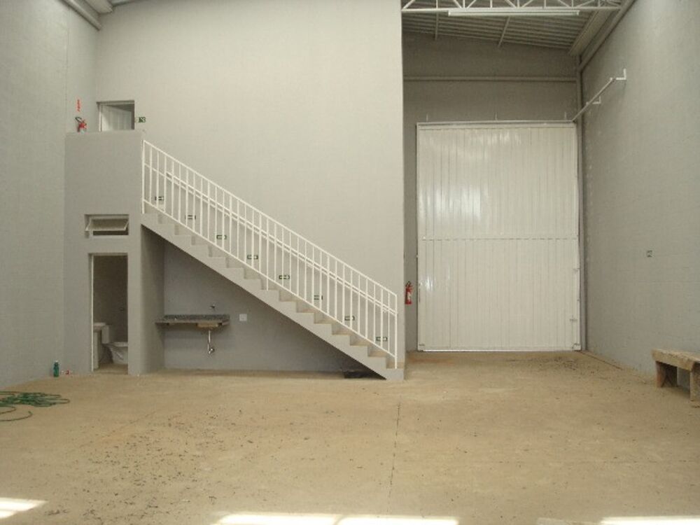 Depósito-Galpão, 220 m² - Foto 1