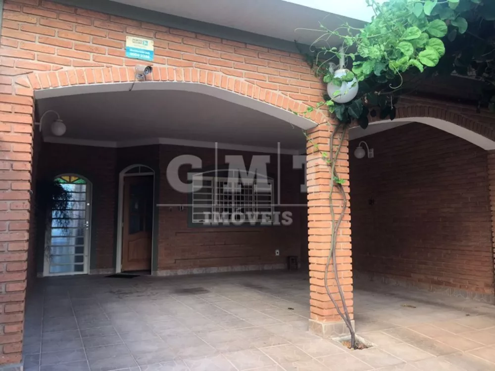 Casa à venda com 3 quartos, 155m² - Foto 1