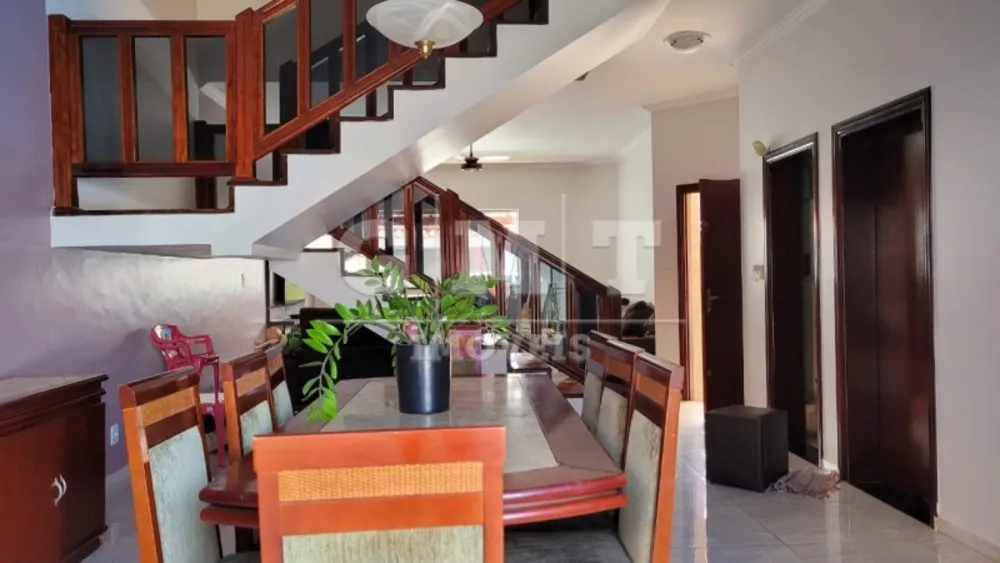 Sobrado, 3 quartos, 250 m² - Foto 1