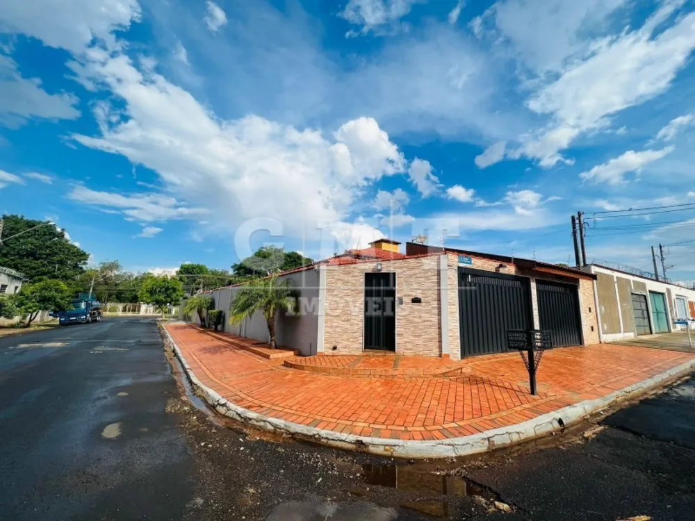 Casa, 3 quartos, 225 m² - Foto 2