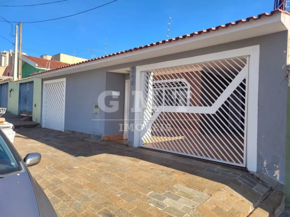 Casa à venda e aluguel com 3 quartos, 191m² - Foto 1