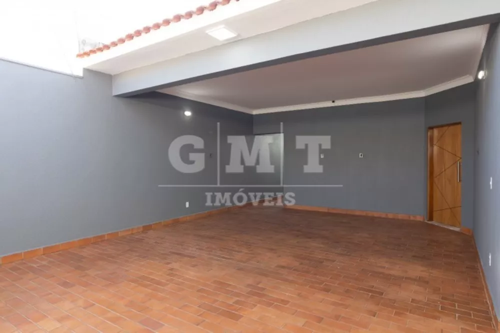 Casa à venda com 3 quartos, 195m² - Foto 2