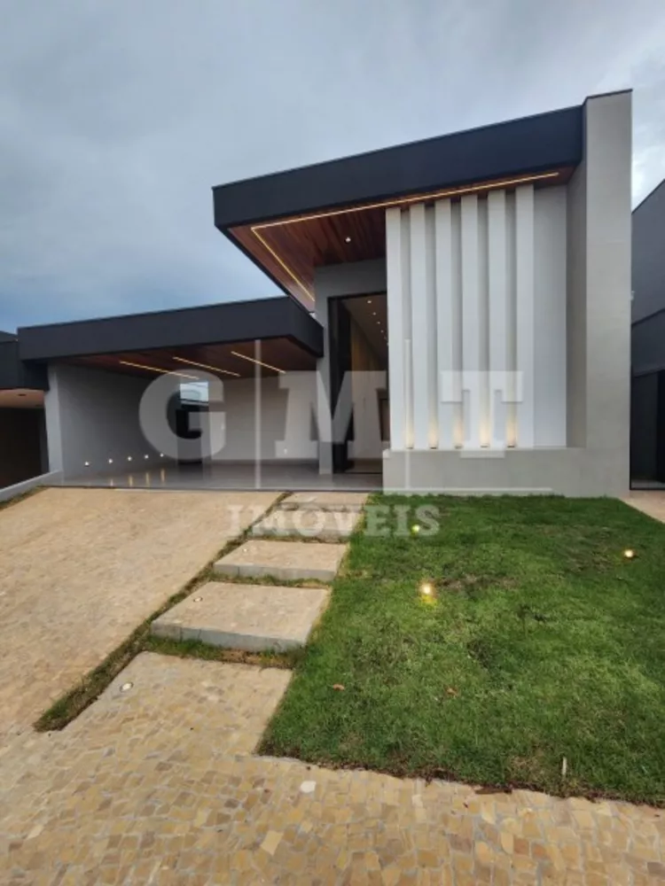 Casa de Condomínio à venda com 3 quartos, 208m² - Foto 2