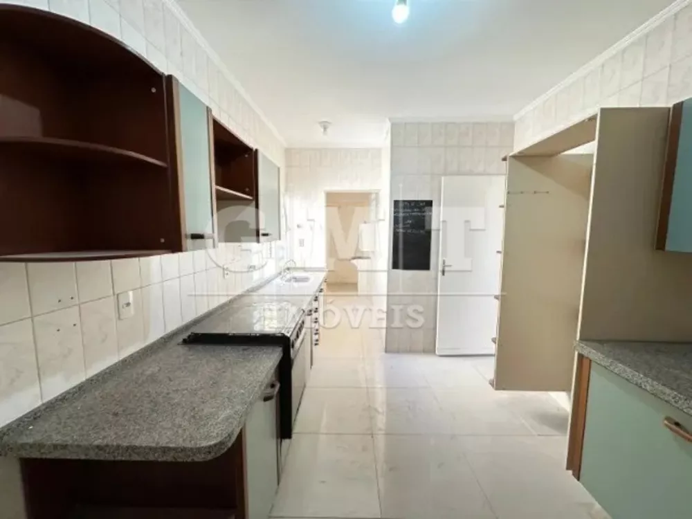 Apartamento à venda com 2 quartos, 77m² - Foto 4