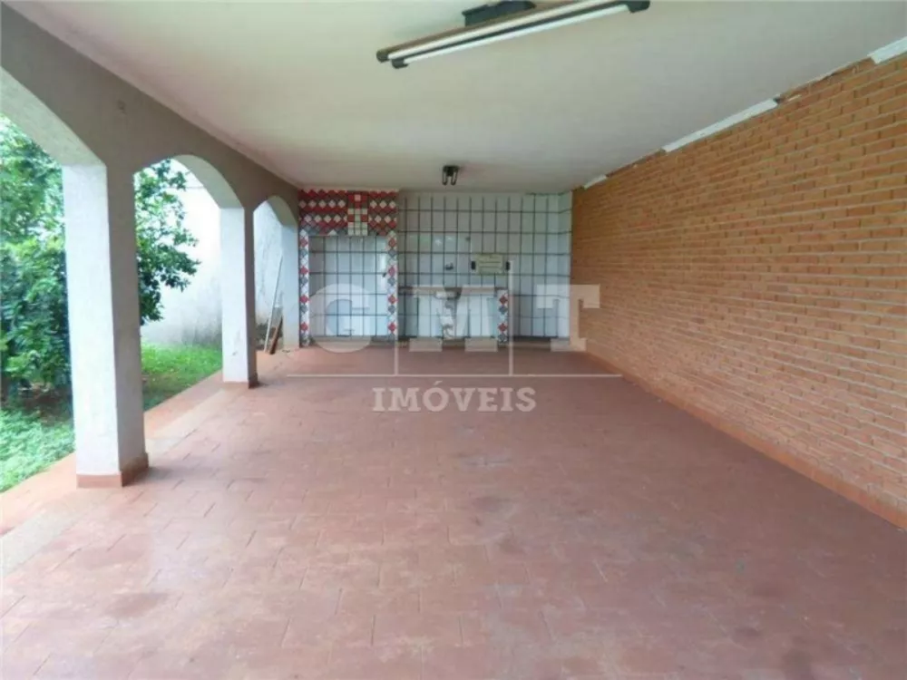 Casa para alugar com 4 quartos, 720m² - Foto 4