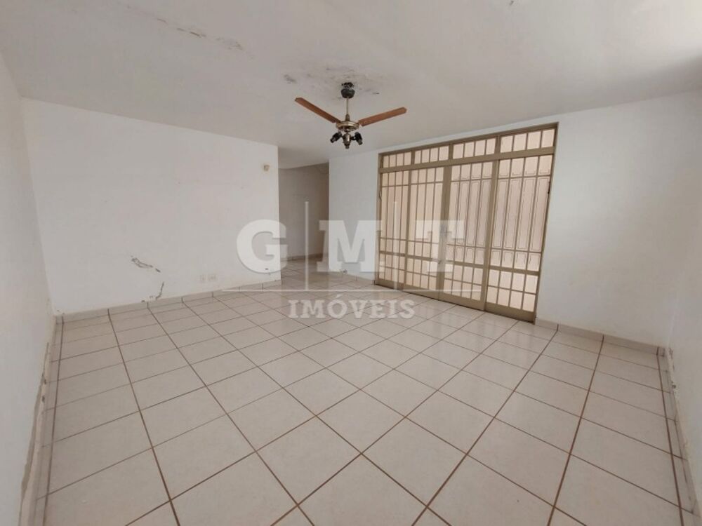 Sobrado à venda com 4 quartos, 307m² - Foto 2