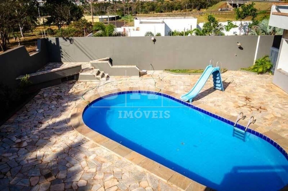 Casa, 4 quartos, 1500 m² - Foto 2