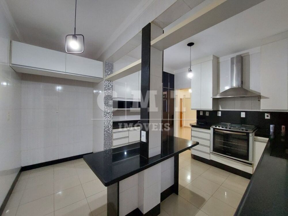 Casa de Condomínio à venda com 4 quartos, 296m² - Foto 13