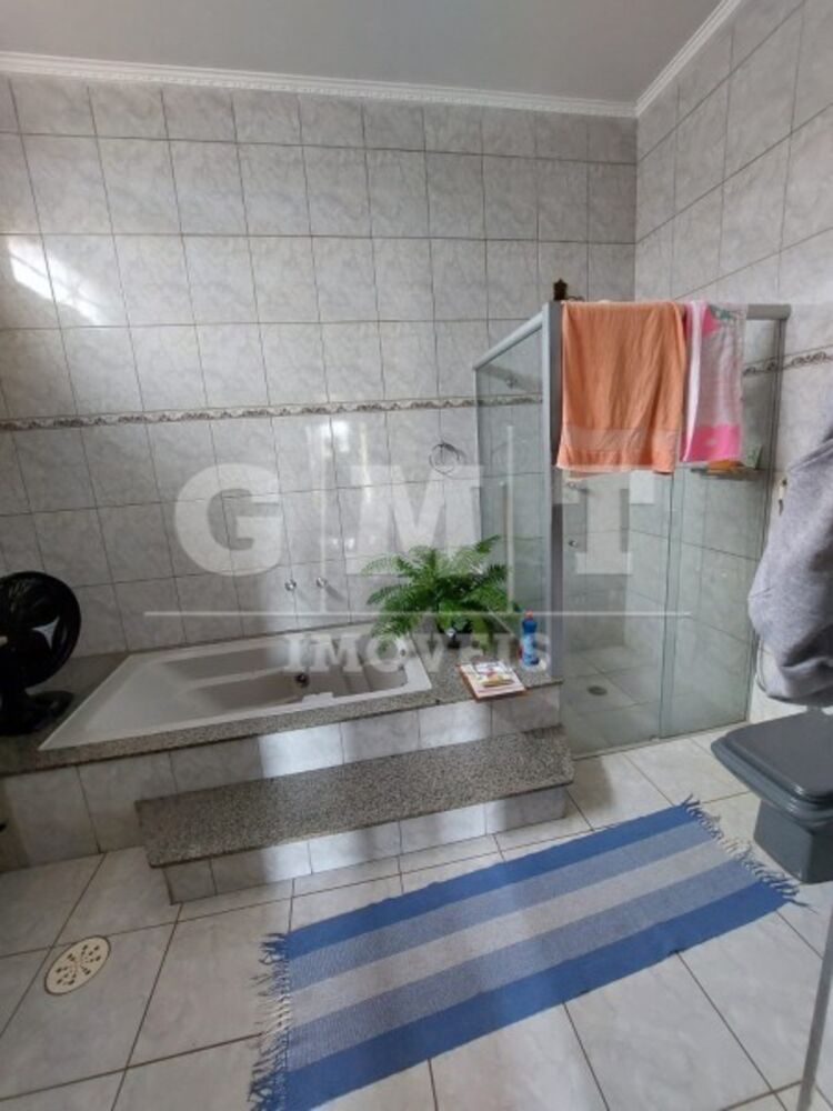 Casa à venda com 3 quartos, 329m² - Foto 3