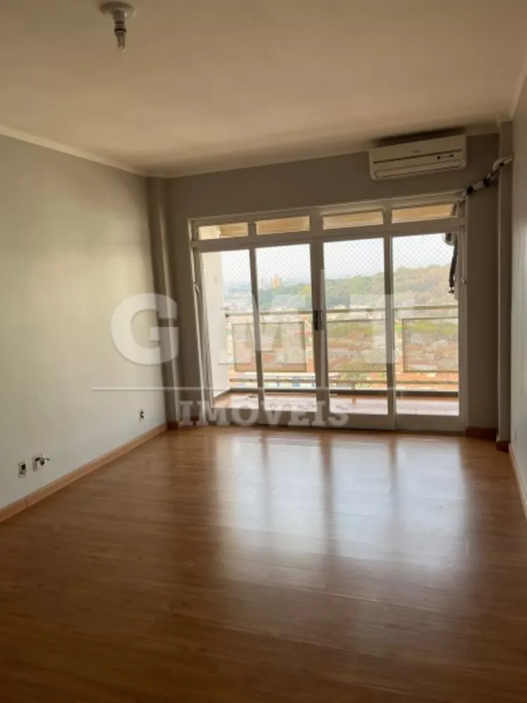 Apartamento à venda com 3 quartos, 114m² - Foto 1